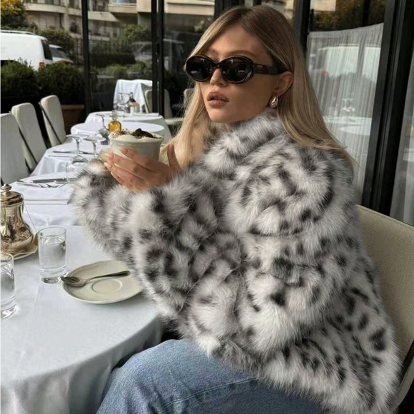 Jackets & Blazers - Luxury vintage style faux fur leopard fur coat gray white fur trimmed